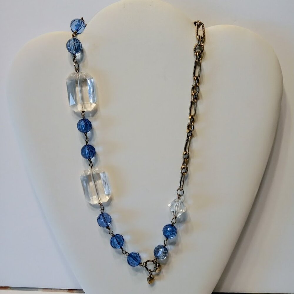 VTG 12" Chunky Faceted Crystal/ Sky Blue Textured Pattern Glass Beads Claw Clasp